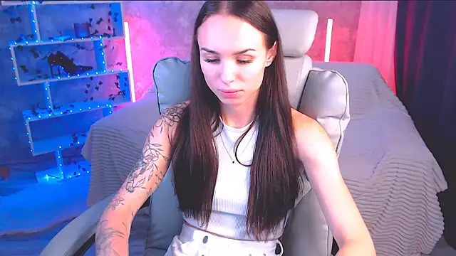 Snapshot of NicoleMerz chatting on 07-25-26, 04:15 NicoleMerz online show from 07-25-26, 04:15