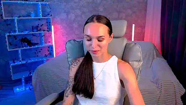 Snapshot of NicoleMerz chatting on 07-28-26, 06:20 NicoleMerz online show from 07-28-26, 06:20