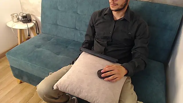 Snapshot of kreyiko_ chatting on 05-29-26, 07:12 kreyiko online show from 05-29-26, 07:12