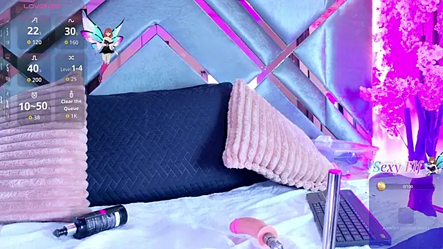 LalaVareela online show from 07-18-26, 01:26