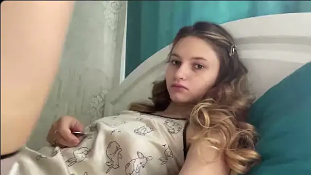 HeIen cute online show from 07-17-26, 06:20