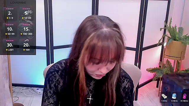 Hyuna Flowers online show from 06-07-26, 03:32