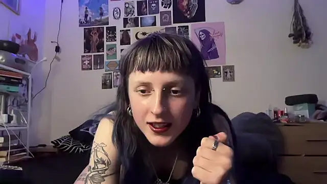 Snapshot of batzy666 chatting on 06-05-26, 11:27 batzy666 online show from 06-05-26, 11:27