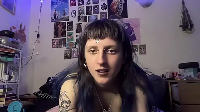 Snapshot of batzy666 chatting on 06-06-26, 02:55 batzy666 online show from 06-06-26, 02:55