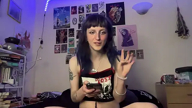 Snapshot of batzy666 chatting on 06-08-26, 10:37 batzy666 online show from 06-08-26, 10:37