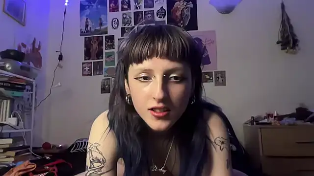 Snapshot of batzy666 chatting on 06-09-26, 11:55 batzy666 online show from 06-09-26, 11:55
