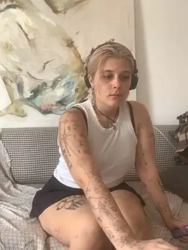 Ella Bloom online show from 06-16-26, 09:56