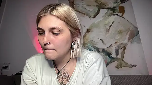 Ella Bloom online show from 07-06-26, 04:53