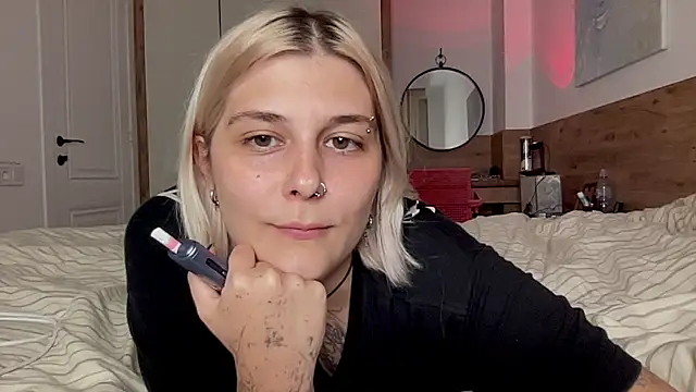 Ella Bloom online show from 07-10-26, 06:21
