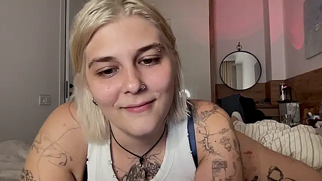 Ella Bloom online show from 07-16-26, 07:31