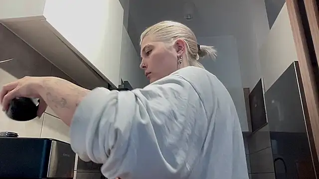 Ella Bloom online show from 07-28-26, 12:12