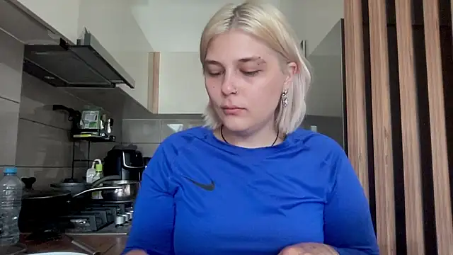 Ella Bloom online show from 07-29-26, 06:11