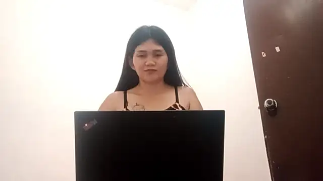 Snapshot of RefugiaHoag chatting on 05-31-26, 01:47 RefugiaHoag online show from 05-31-26, 01:47
