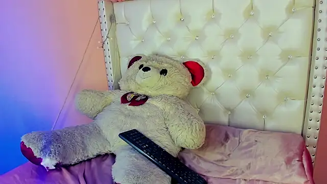 valentinee xo online show from 06-19-26, 05:01