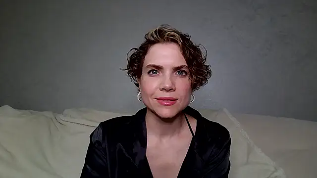 NatalieMoses online show from 06-19-26, 07:17