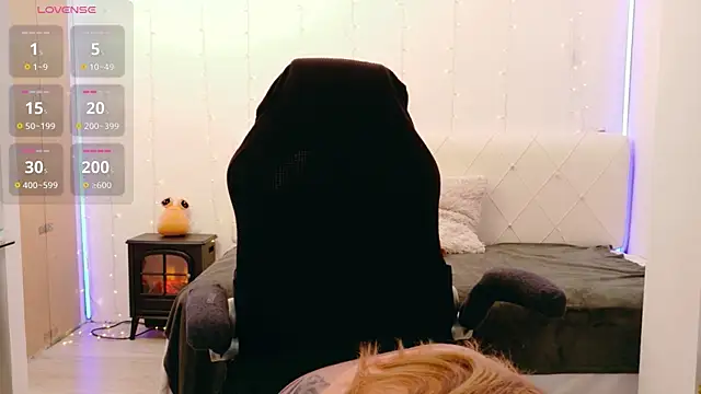 LindaWhite  online show from 03-22-26, 05:38