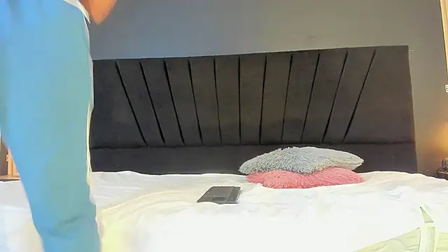 DILANX18 online show from 06-17-26, 09:27