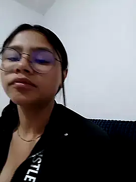 Sofielovee-01 online show from 06-16-26, 08:50