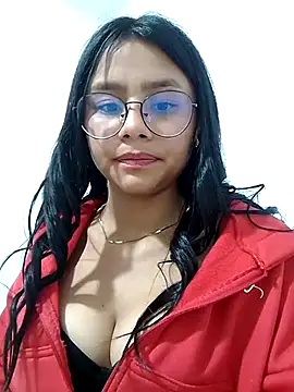 Sofielovee-01 online show from 07-17-26, 12:50