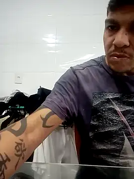 Snapshot of Tatuadomoreno23cm chatting on 06-08-26, 11:54 Tatuadomoreno23cm online show from 06-08-26, 11:54