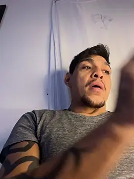 Snapshot of Tatuadomoreno23cm chatting on 06-27-26, 12:22 Tatuadomoreno23cm online show from 06-27-26, 12:22