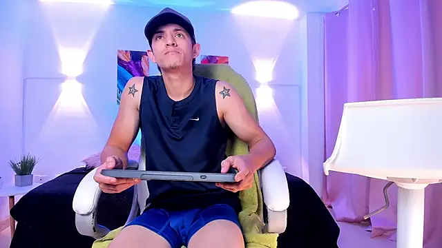 AxelFalconn online show from 06-01-26, 07:48