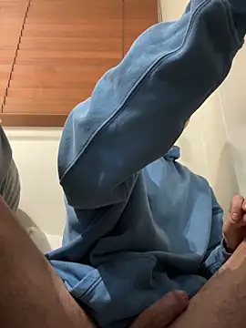 xxuserxx    online show from 06-20-26, 11:51