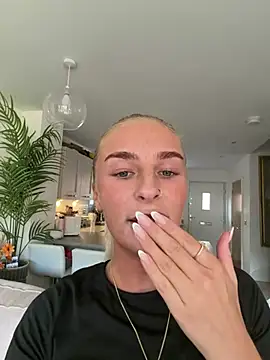 Millymae  online show from 06-09-26, 06:41