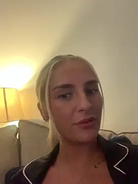 Millymae  online show from 06-12-26, 06:40