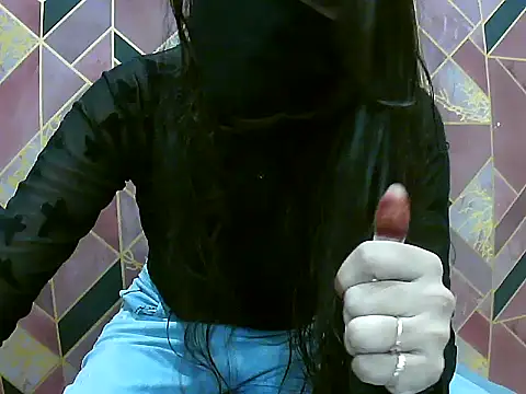 Snapshot of Hot-Roshni chatting on 06-15-26, 06:10 Hot-Roshni online show from 06-15-26, 06:10