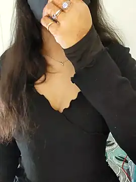 Snapshot of Hot-Roshni chatting on 07-22-26, 05:27 Hot-Roshni online show from 07-22-26, 05:27
