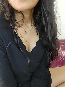 Snapshot of Hot-Roshni chatting on 07-25-26, 10:35 Hot-Roshni online show from 07-25-26, 10:35