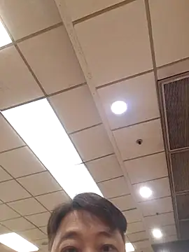 Snapshot of sdmm123123 chatting on 05-31-26, 04:20 sdmm123123 online show from 05-31-26, 04:20