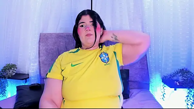 Emilie Jones online show from 06-19-26, 07:39