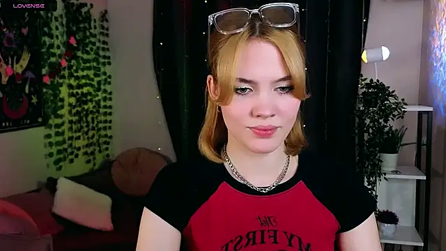 Milena Stasym online show from 06-15-26, 06:15