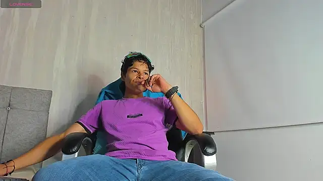 tommyhot7 online show from 06-09-26, 07:58