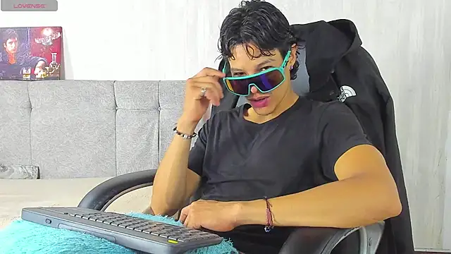 tommyhot7 online show from 06-15-26, 11:07