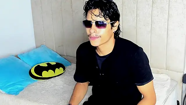 tommyhot7 online show from 07-10-26, 11:29