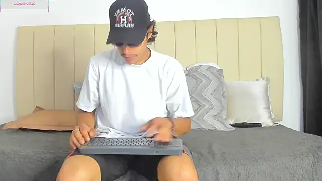 tommyhot7 online show from 07-24-26, 08:29