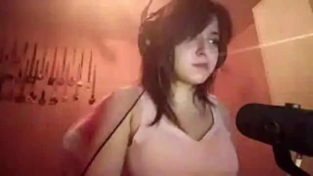 bunnyhoneylovehands online show from 06-10-26, 09:46
