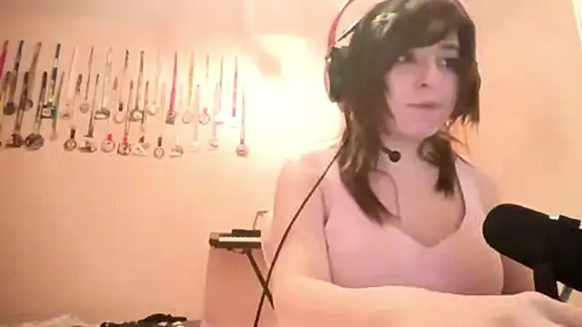 bunnyhoneylovehands online show from 06-14-26, 06:21