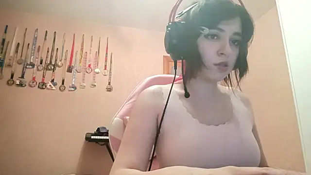 bunnyhoneylovehands online show from 06-23-26, 10:30