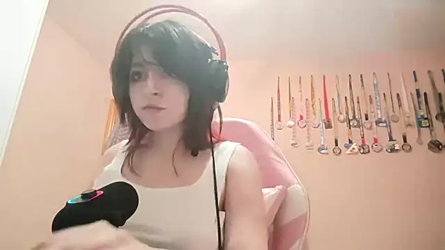 bunnyhoneylovehands online show from 06-26-26, 09:19