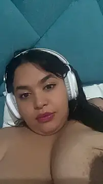 Snapshot of isisjhonson777 chatting on 06-14-26, 02:24 isisjhonson777 online show from 06-14-26, 02:24