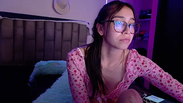 BurbujaXoxo online show from 06-08-26, 01:28