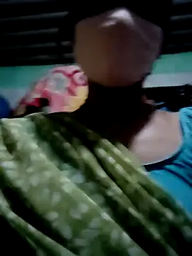 Snapshot of Aarti9080 chatting on 07-10-26, 05:04 Aarti9080 online show from 07-10-26, 05:04