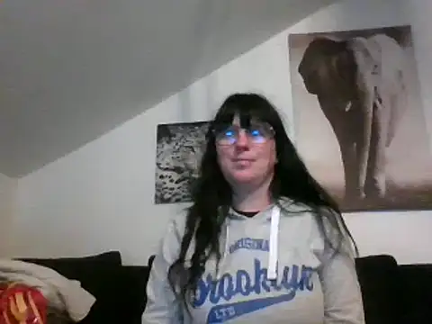 Snapshot of sexujuly88 chatting on 09-17-25, 09:38 sexujuly88 online show from 09-17-25, 09:38