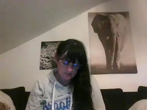 Snapshot of sexujuly88 chatting on 10-15-25, 09:15 sexujuly88 online show from 10-15-25, 09:15