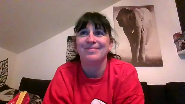 Snapshot of sexujuly88 chatting on 05-11-26, 09:23 sexujuly88 online show from 05-11-26, 09:23