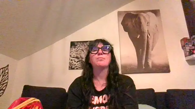Snapshot of sexujuly88 chatting on 06-04-26, 09:21 sexujuly88 online show from 06-04-26, 09:21